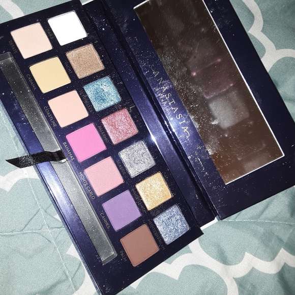 Rivera eyeshadow palette - Picture 2 of 4
